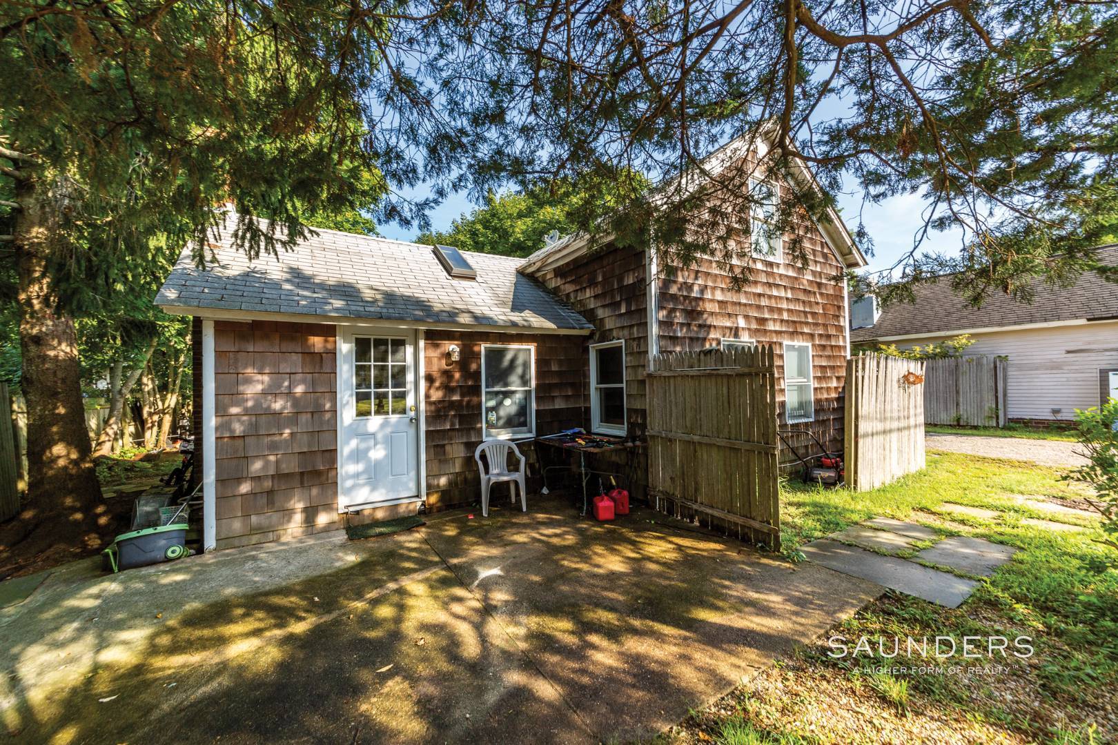 83 Springs Fireplace Road East Hampton Town New York 11937 Single