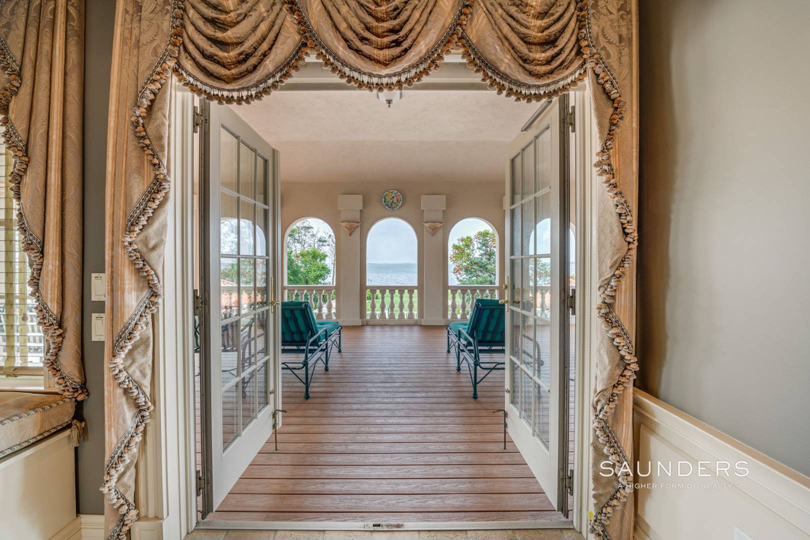 7 Cross Road Remsenburg Southampton Town New York 11960 Single Family